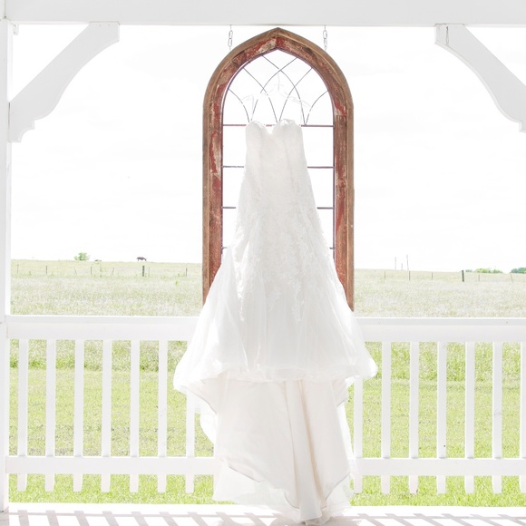 Essense of Australia Wedding Dress Style D1679 - Picture 2 of 8